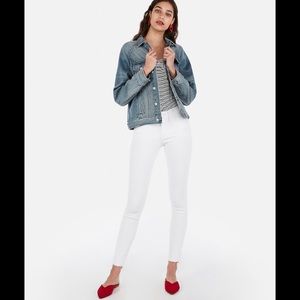 NWT Express All Day Comfort Size18  White Ankle Jeans